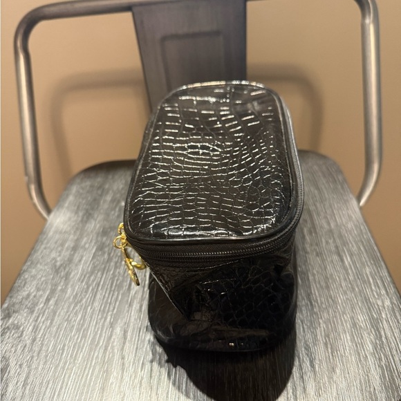 Estee Lauder Black Cosmetic Bag with Gold Zipper - Picture 9 of 9